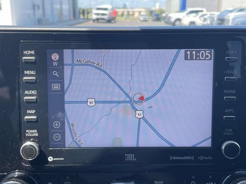 Used 2021 Toyota Highlander Limited FWD image 21