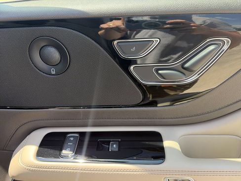 Used 2023 Lincoln Aviator Reserve w/ Equipment Group 201A RWD image 33