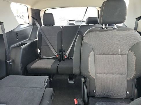 Used 2018 Chevrolet Traverse LT image 13