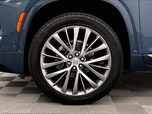Used 2025 Buick Enclave Avenir w/ Super Cruise Package AWD/4WD image 10
