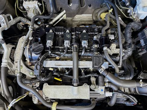 Used 2023 Nissan Kicks S image 39