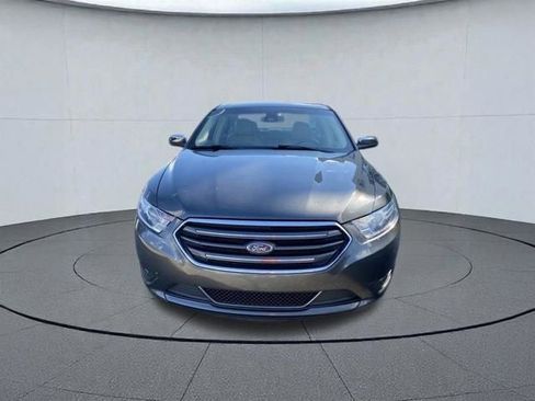 Used 2018 Ford Taurus Limited AWD/4WD image 2