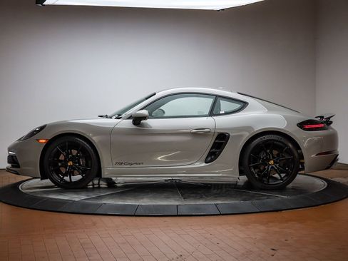 Used 2025 Porsche 718 Cayman image 2