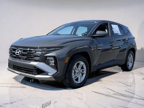 Used 2026 Hyundai Tucson SE FWD image 4