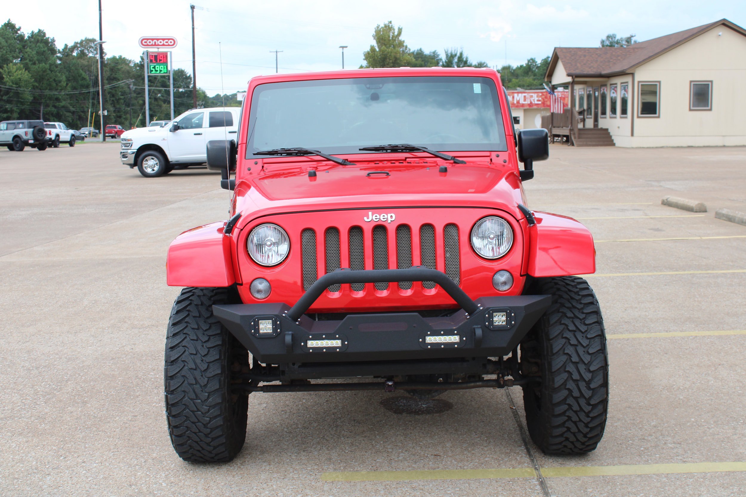 Used 2015 Jeep Wrangler Unlimited Rubicon w/ Connectivity Group AWD/4WD image 4