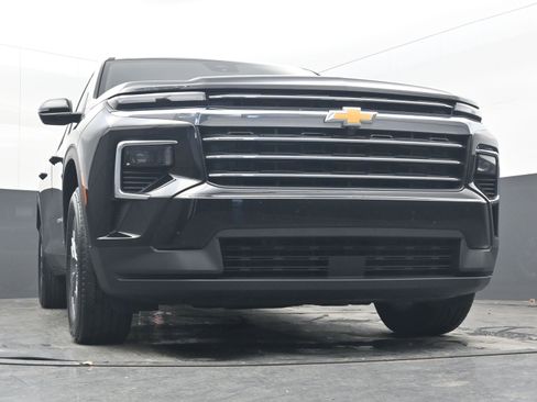 Used 2025 Chevrolet Traverse LT image 26