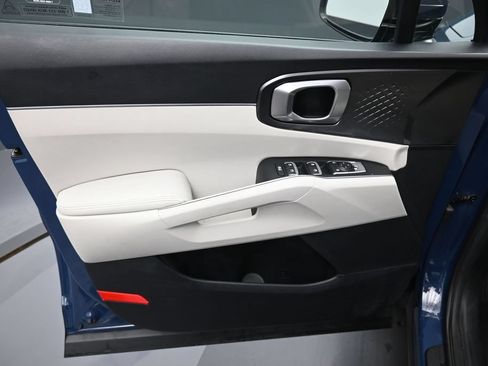 Used 2024 Kia Sorento S w/ Panoramic Sunroof Package FWD image 11