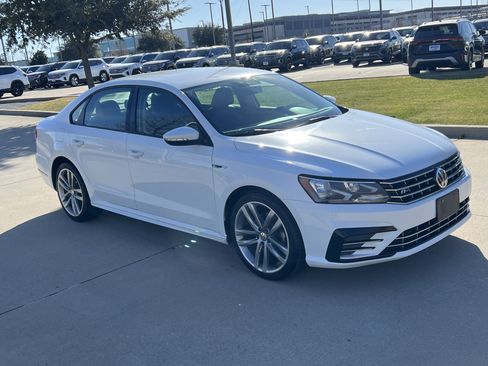 Used 2018 Volkswagen Passat 2.0T R-Line image 2