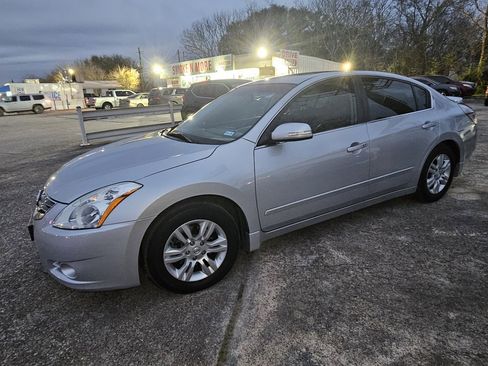 Used 2012 Nissan Altima 2.5 SL w/ Technology Pkg image 3