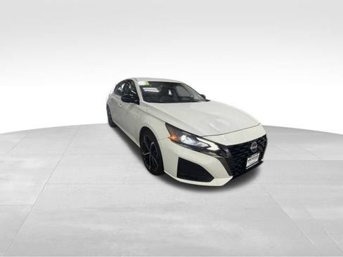 Used 2024 Nissan Altima 2.5 SR FWD image 5