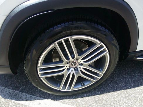 Used 2024 Mercedes-Benz GLS 450 4MATIC image 31