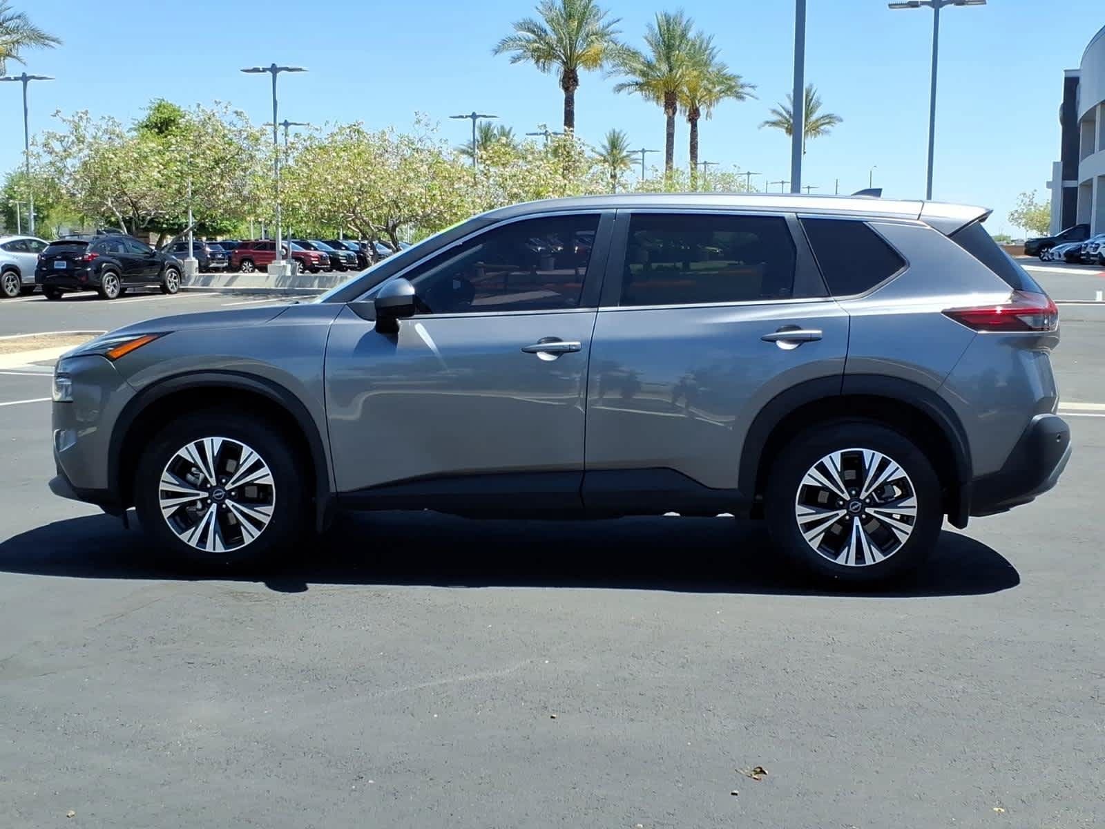 Used 2023 Nissan Rogue SV FWD image 4