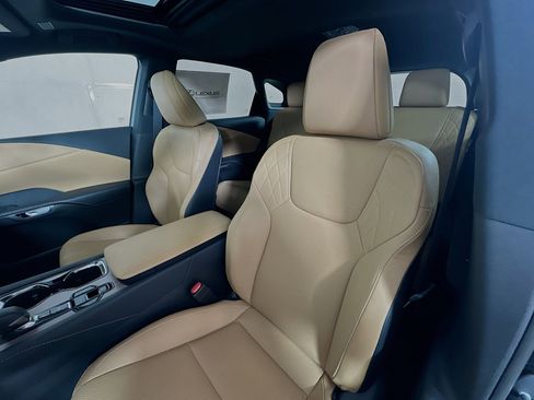Used 2025 Lexus RX 350 Premium image 19