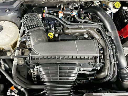 Used 2025 Ford Escape Platinum AWD/4WD image 34