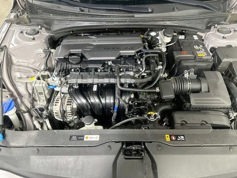 Used 2025 Hyundai Elantra SEL FWD image 9
