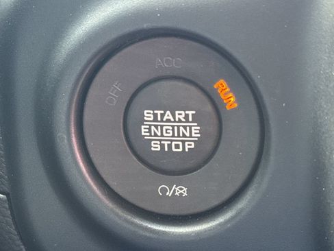 Used 2023 Jeep Gladiator Rubicon w/ LED Lighting Group AWD/4WD image 30