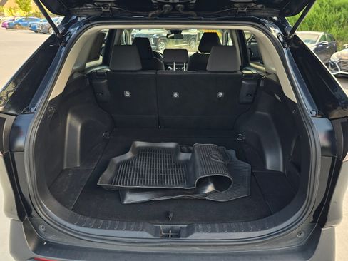 Used 2021 Toyota RAV4 XLE AWD/4WD image 25