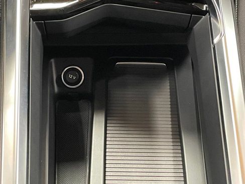 Used 2021 Audi e-tron Premium w/ Convenience Plus Package image 41