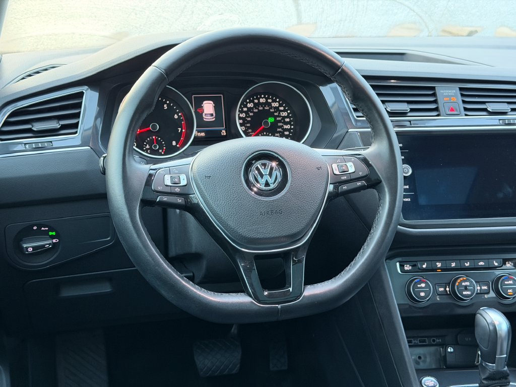 Used 2019 Volkswagen Tiguan SE w/ Panoramic Sunroof Package AWD/4WD image 15