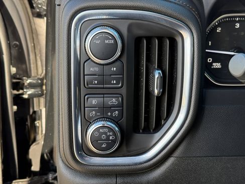 Used 2023 GMC Sierra 2500 AT4 image 33