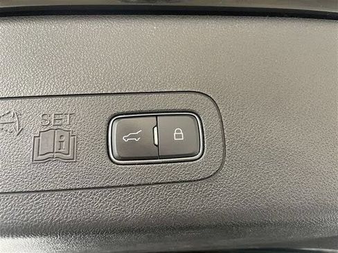 Used 2023 Lincoln Aviator AWD image 33