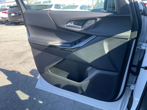 Used 2025 Chevrolet Equinox LT image 20