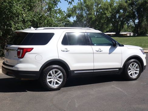 Used 2019 Ford Explorer XLT w/ Equipment Group 202A AWD/4WD image 4