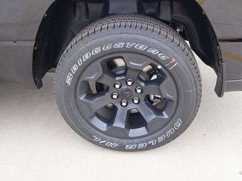 New 2026 RAM 1500 Express AWD/4WD image 17