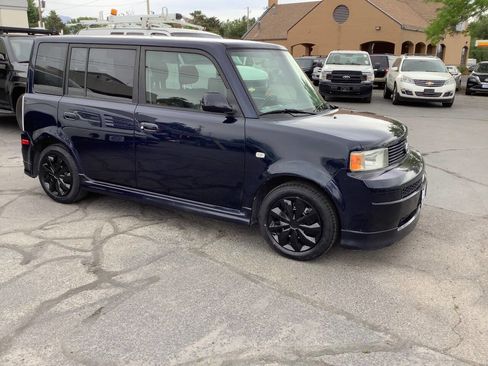 Used 2004 Scion xB FWD image 8