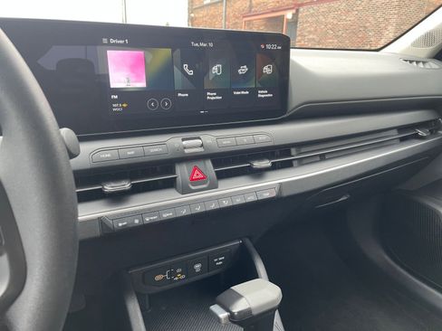 Used 2025 Kia K4 LXS image 17