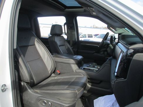 Certified 2024 GMC Sierra 2500 Denali w/ Denali Reserve Package image 21