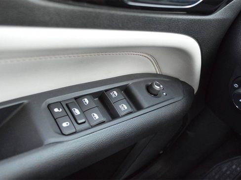 New 2026 Jeep Compass Limited image 25