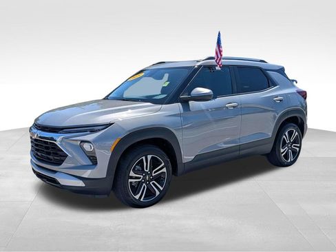 Used 2025 Chevrolet TrailBlazer LT w/ Convenience Package FWD image 8