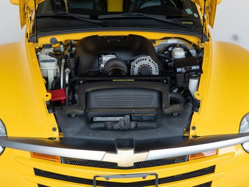 Used 2006 Chevrolet SSR w/ Preferred Equipment Group RWD image 80