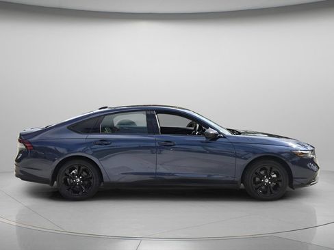 Certified 2025 Honda Accord SE image 3
