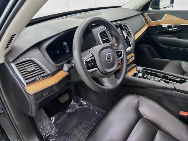 Used 2023 Volvo XC90 B6 Core w/ Climate Package AWD/4WD image 9