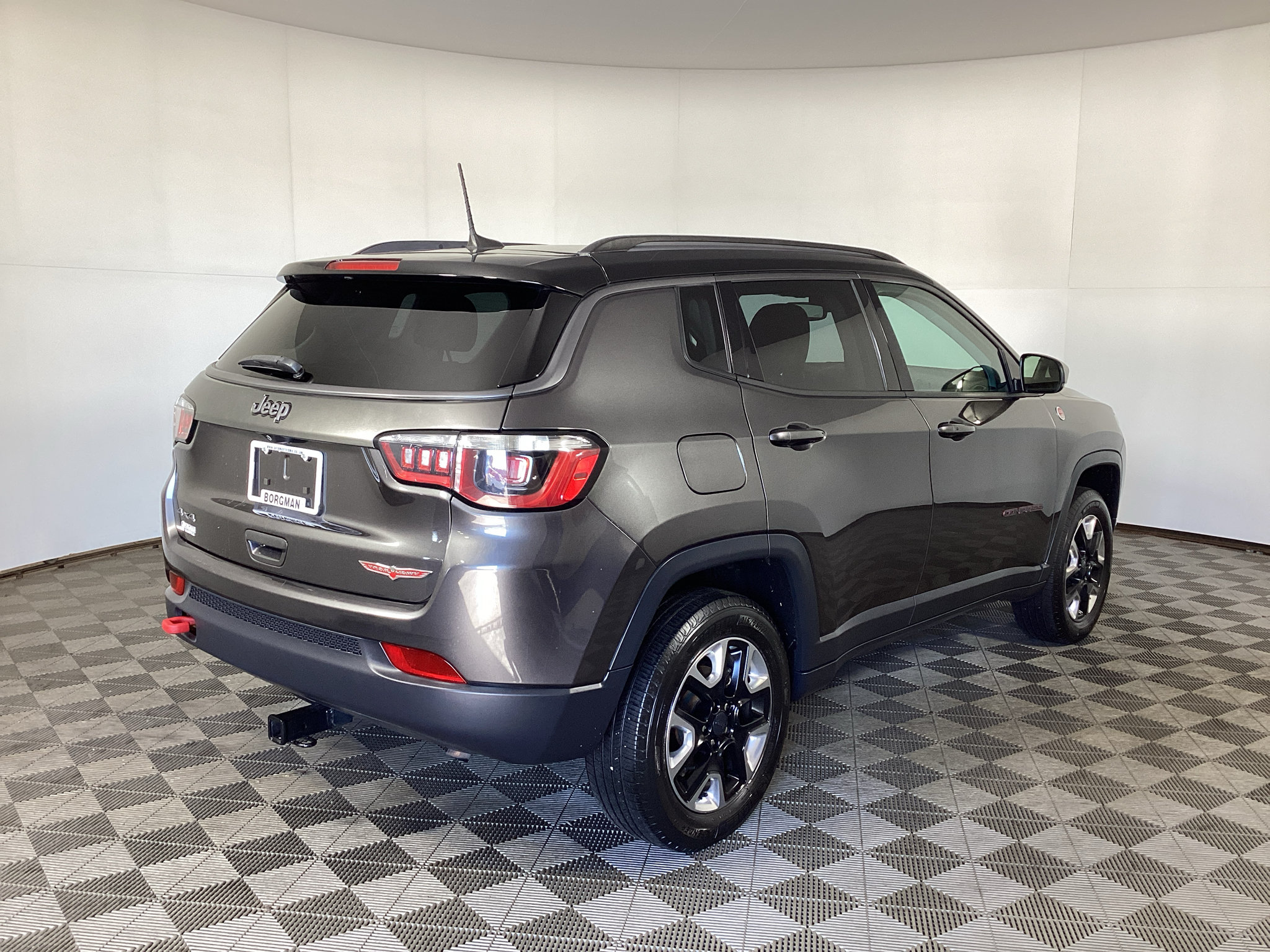 Used 2018 Jeep Compass Trailhawk w/ Leather Interior Group AWD/4WD image 2