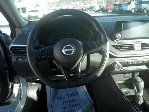 Used 2024 Nissan Altima 2.5 S image 18