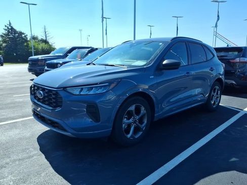 Used 2024 Ford Escape ST-Line w/ Tech Pack #1 FWD image 3