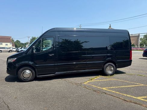 Used 2021 Mercedes-Benz Sprinter 3500 image 3