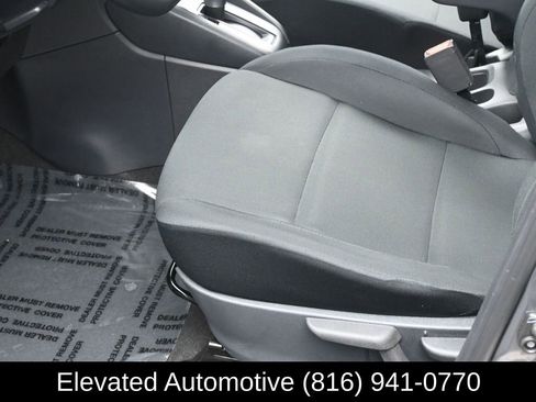 Used 2024 Nissan Kicks S FWD image 13