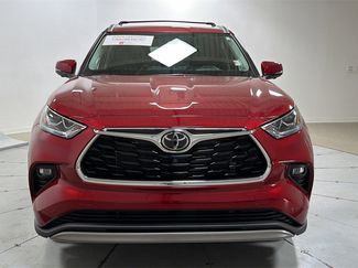 Certified 2025 Toyota Highlander Platinum video 2