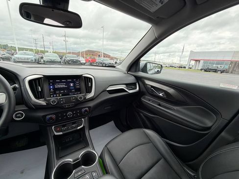 Used 2024 GMC Terrain SLT w/ Tech Package AWD/4WD image 11