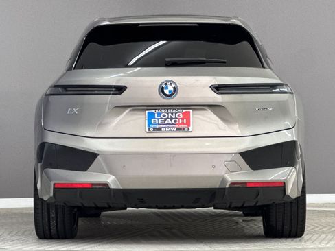 Used 2024 BMW iX xDrive50 w/ Premium Package AWD/4WD image 10
