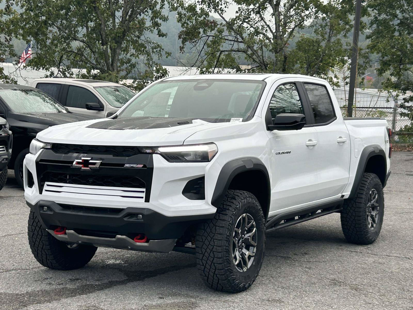 New 2026 Chevrolet Colorado ZR2 w/ Technology Package AWD/4WD image 3