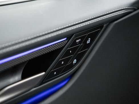 New 2026 Porsche Macan Turbo Electric AWD/4WD image 25