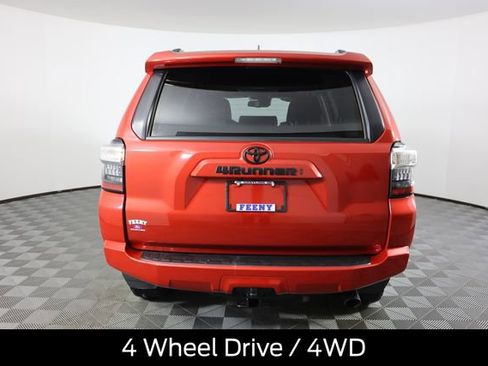 Used 2022 Toyota 4Runner SR5 Premium image 5
