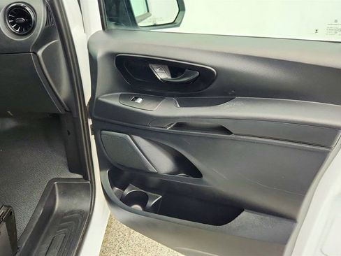 Used 2023 Mercedes-Benz Metris image 29