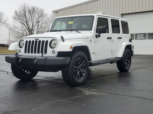 Used 2018 Jeep Wrangler Unlimited Altitude image 3