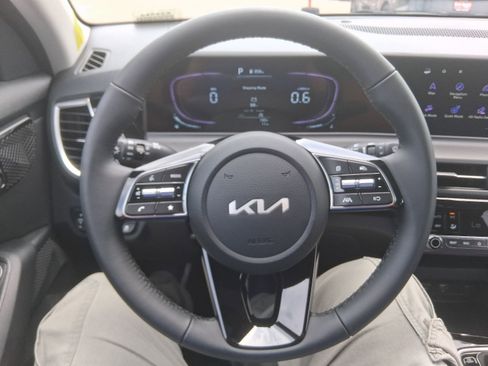 New 2026 Kia Seltos S FWD image 8